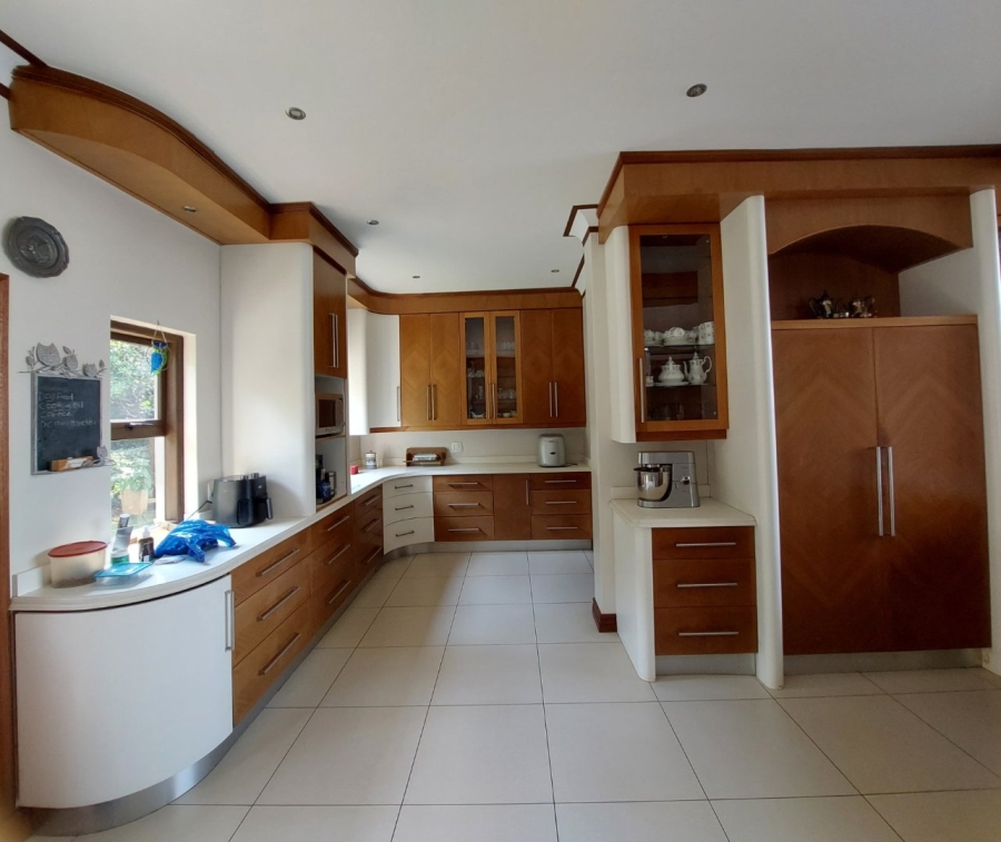 6 Bedroom Property for Sale in Birdwood Estate North West